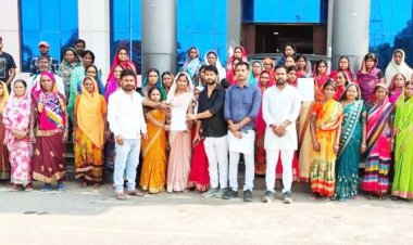 रोजगार सहायक पर वसूली करने का आरोप