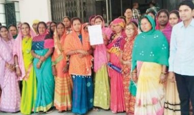 164 परिवारों को 2 माह से राशन नहीं, ग्रामीणों ने सौंपा ज्ञापन