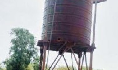 साल भर से  बंद है सोलर मोटर पंप,  झरिया का पानी पीने मजबूर ग्रामीण