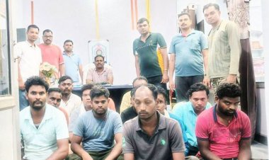 नदी किनारे जुआ खेलते  13 पकड़ाए, नगदी जब्त