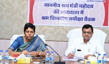 शत्-प्रतिशत श्रमिकों को मिले शासन की योजनाओं का लाभ : श्रम मंत्री श्री देवांगन