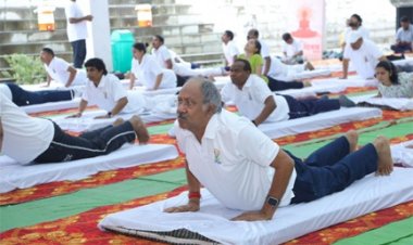 अंतर्राष्ट्रीय योग दिवस पर दिखा खासा उत्साह, सभी वर्ग के लोगों के किया योगाभ्यास