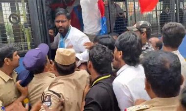 नीट पेपर लीक : तेलंगाना में छात्र नेताओं ने किया प्रदर्शन