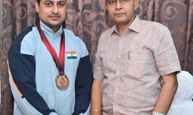 श्रीमंत झा ने पैरा आर्म रेसलिंग में विदेशों में लहराया परचम