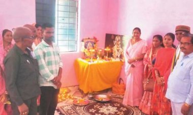 पूर्व विधायक ने आदिवासी समाज के भवन का किया लोकार्पण