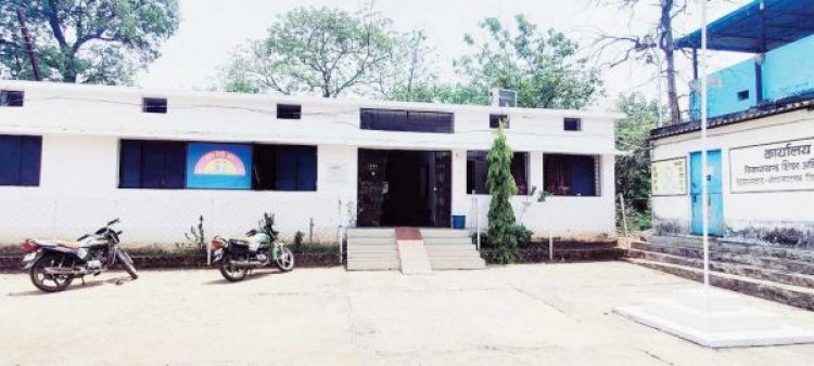 पढ़ाने नहीं जाते शिक्षक, लेकिन हर माह वेतन का भुगतान