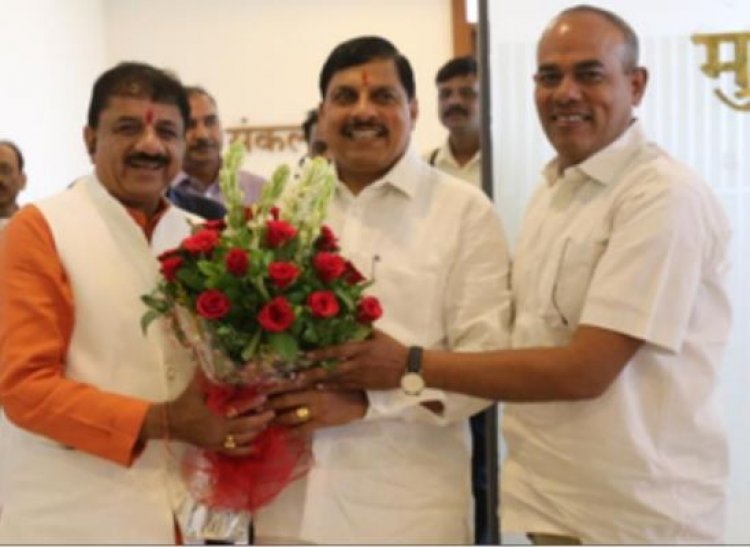 भोपाल में कई सांसदों की दिल्ली जाने से पहले मुख्यमंत्री मोहन यादव से मुलाकात