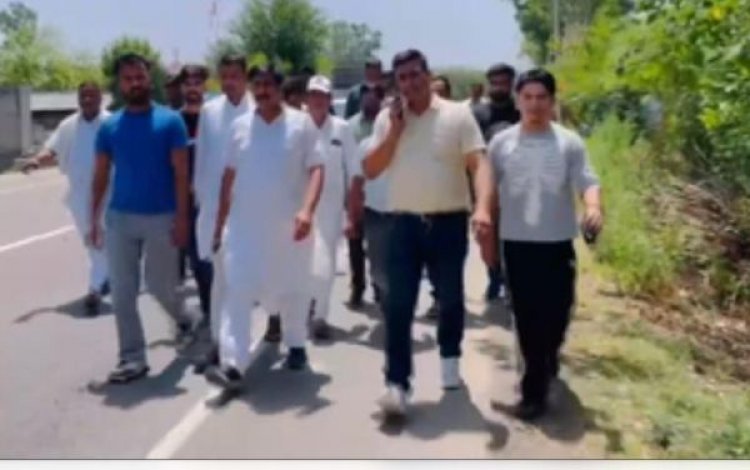 उपचुनाव में जीत के बाद मां चिंतपूर्णी के दर्शन करने पैदल यात्रा पर निकले हिमाचल विधायक विवेक शर्मा