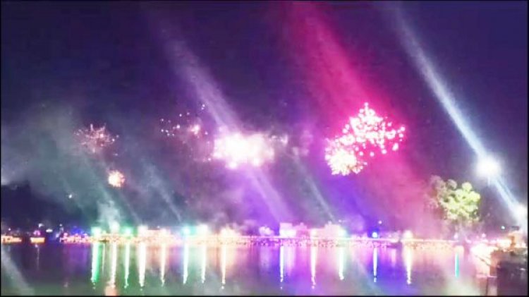 एक लाख 51 हजार दीयों की रौशनी से सरोबार रहा घाट