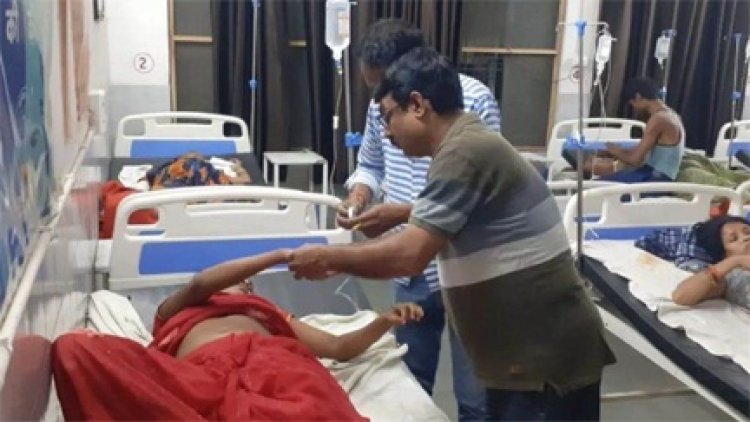 श्रद्धालुओं से भरी बस पलटी, 3 की मौत, 40 से अधिक घायल