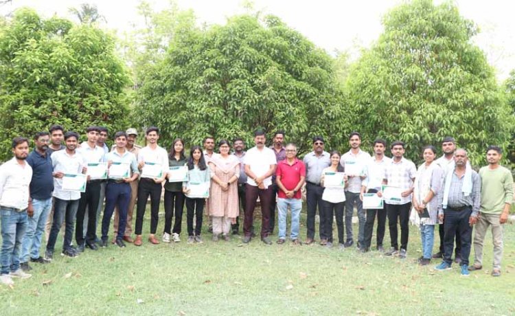 जंगल सफारी के इंटर्नशिप प्रोग्राम में विद्यार्थियों ने सीखे वन-वन्यजीव संरक्षण संवर्धन के तौर-तरीके