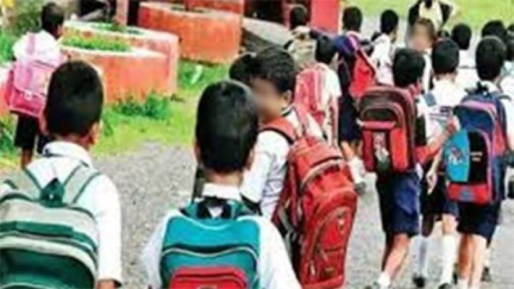 निजी स्कूलों में मनमानी फीस को लेकर आयोग हुआ सख्त