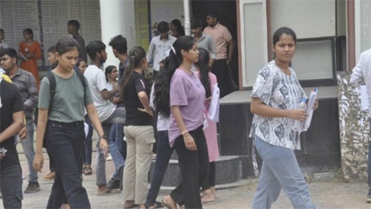 पीएटी,पीवीपीटी प्रवेश परीक्षा में 51 प्रतिशत परीक्षार्थी हुए शामिल