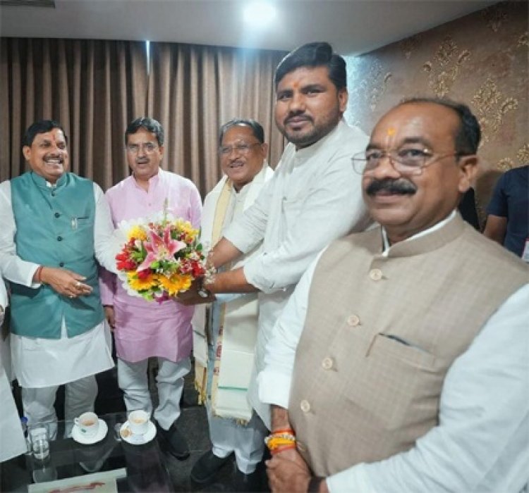 मुख्यमंत्री विष्णु देव साय पहुंचे भुवनेश्वर, ओडिशा के नए मुख्यमंत्री मोहन चरण माझी के शपथ ग्रहण समारोह में होंगे शामिल