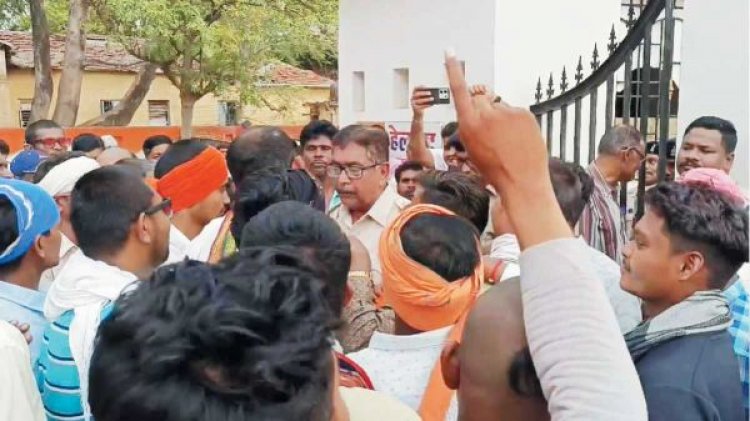 पूनम पटेल हत्या की पुन: जांच की मांग, एसपी दफ्तर घेरा