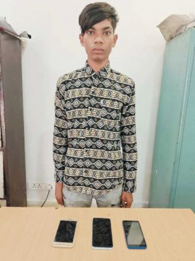 दो मोबाइल चोर पकड़ाए