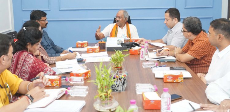 प्रदेश के सभी स्कूलों में बनाया जाएगा स्मार्ट क्लासरूम: शिक्षा मंत्री श्री बृजमोहन अग्रवाल