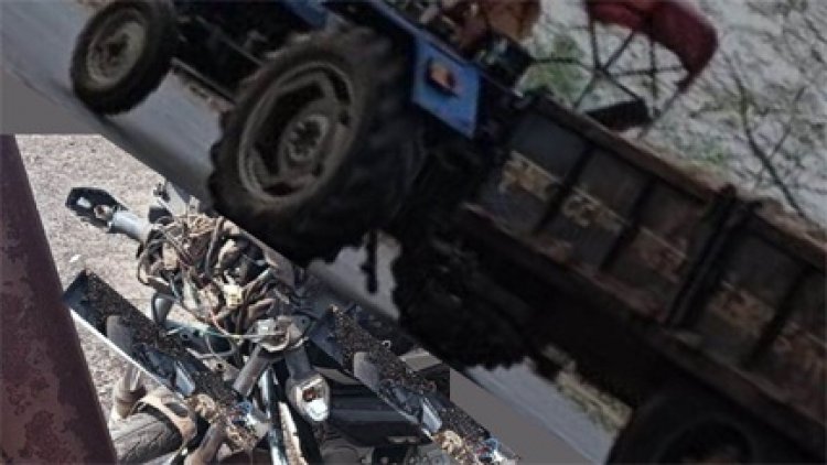 ट्रैक्टर व मोटरसाइकिल की टक्कर में दो किशोर की मौत