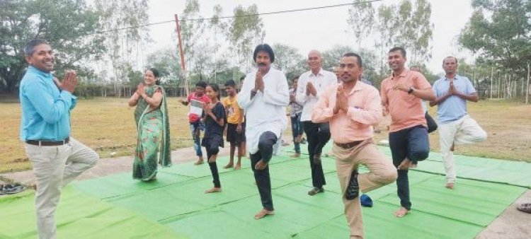 भैंसातरा स्कूल में योग शिविर