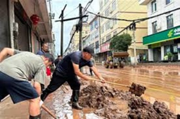 चीन में मूसलाधार बारिश के कारण चार लोगों की मौत, एक लापता