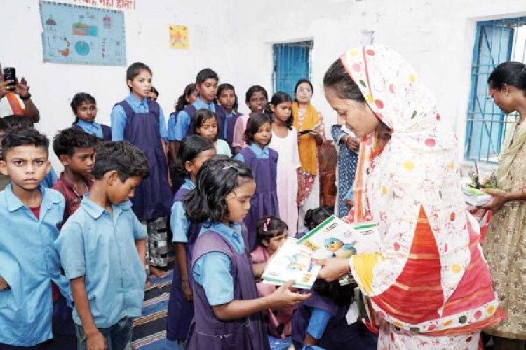 महिला एवं बाल विकास मंत्री राजवाड़े शाला प्रवेश उत्सव में हुईं शामिल