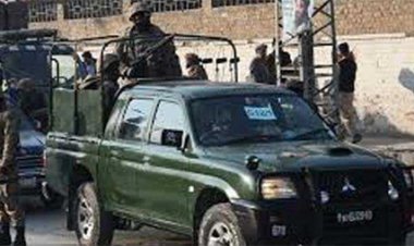 पाकिस्तान में दो अभियानों में नौ आतंकवादी मारे गये