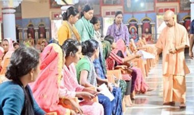 किसी भी दशा में बख्शे न जाएं जमीन कब्जाने वाले: योगी