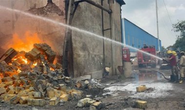 शिवम हाईटेक में लगी भीषण आग