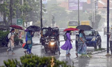 केरल में जोरदार भारी बारिश में खेत लबालब, कई जगह लैंडस्लाइड, 300 घर तबाह, IMD ने आज भी किया अलर्ट