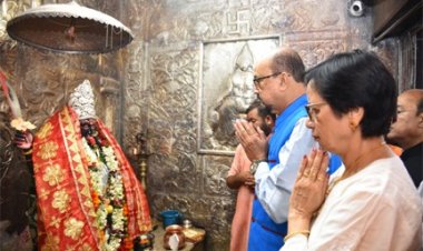 मनोनीत राज्यपाल रमेन डेका ने मां काली से लिया आशीर्वाद