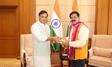 उपमुख्यमंत्री विजय शर्मा ने असम के मुख्यमंत्री हिमन्त बिस्वा सरमा से की मुलाकात