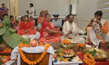 विधि-विधान से पूजा-अर्चना कर कृषि मंत्री ने नवा रायपुर के शासकीय आवास एम-5 में किया गृह प्रवेश