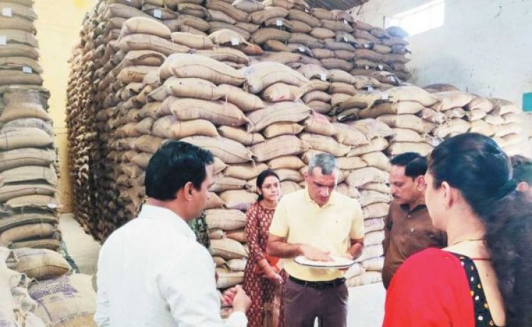 कैंसर से जूझ रही हिना खान ने काटे अपने लंबे-घने बाल, शेयर किया वीडियो