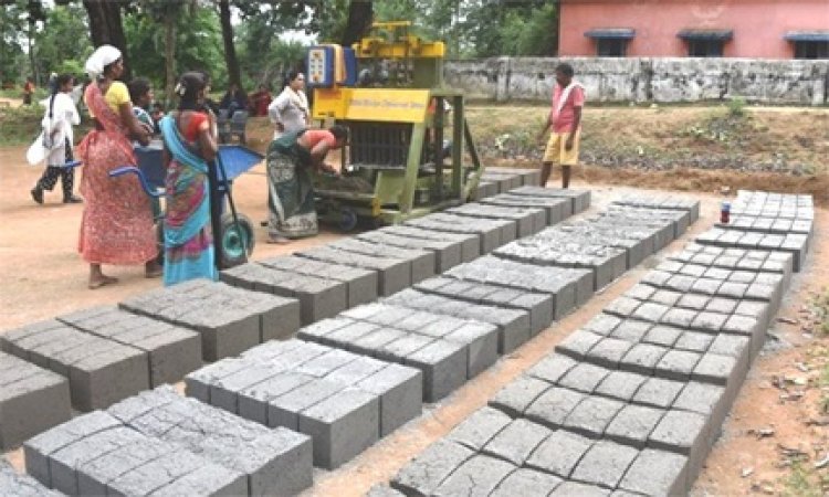 लखपति दीदी बनने के सपने को कर रही साकार-गीदम की महिलाएं