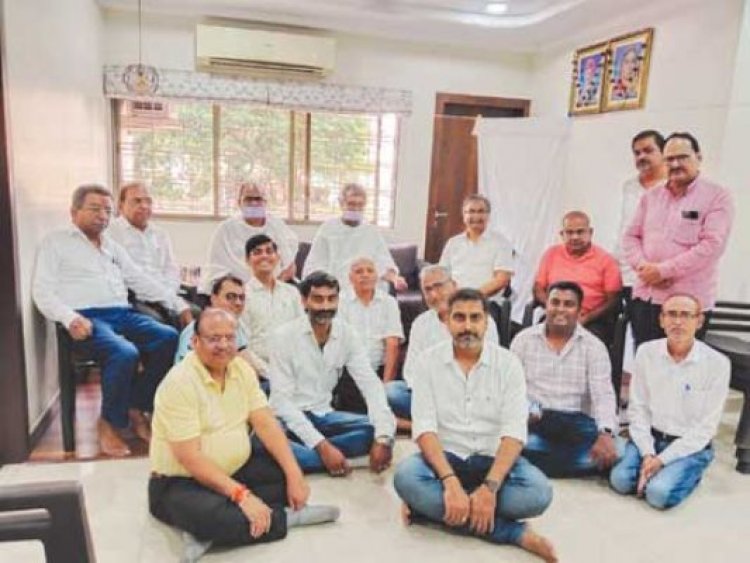 मुनि सुधाकर से संघ प्रमुख डॉ.सक्सेना की चर्चा