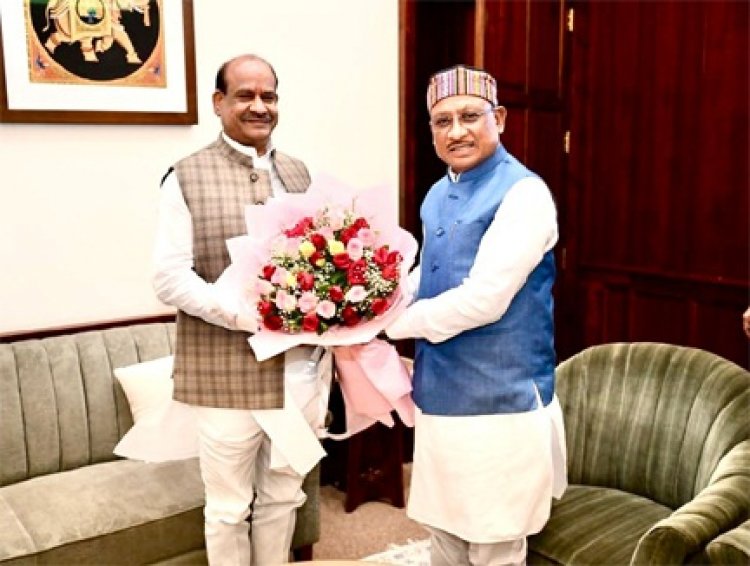 मुख्यमंत्री श्री विष्णुदेव साय ने लोक सभा अध्यक्ष श्री ओम बिड़ला से नई दिल्ली में महत्वपूर्ण मुलाक़ात