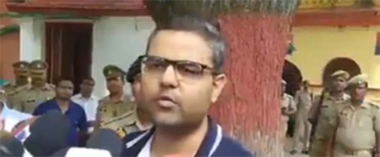 बलिया में अवैध वसूली प्रकरण में 18 निलंबित,एसपी का ट्रांसफर