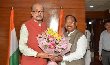 राज्यपाल रमेन डेका से मंत्री राम विचार नेताम ने की सौजन्य मुलाकात