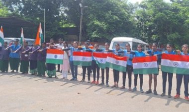 कलेक्टर ने हर घर तिरंगा कार्यक्रम के तहत तिरंगा रैली को हरी झंडी दिखाकर किया रवाना