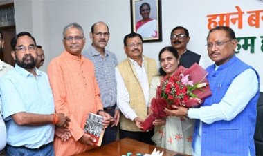 मुख्यमंत्री से छत्तीसगढ़ पिछड़ा वर्ग कल्याण आयोग के नवनियुक्त अध्यक्ष एवं सदस्यों ने की सौजन्य मुलाकात