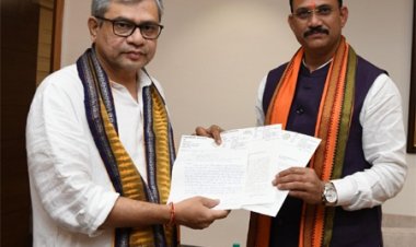 छत्तीसगढ़ के स्वास्थ्य मंत्री श्याम बिहारी जायसवाल ने केंद्रीय रेल मंत्री से की मुलाका