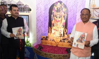 मुख्यमंत्री श्री साय ने किया महतारी वंदन योजना ‘खुशियों का नोटिफिकेशन’ कहानी संग्रह का विमोचन