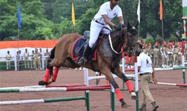 अश्वारोही दल की प्रस्तुति ने किया रोमांचित