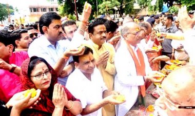 भगवान पशुपतिनाथ की शाही सवारी में उप मुख्यमंत्री देवड़ा शामिल हुए