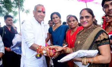 वन एवं पर्यावरण मंत्री रावत ने लाड़ली बहनों से रक्षासूत्र बँधवा कर आशीर्वाद प्राप्त किया