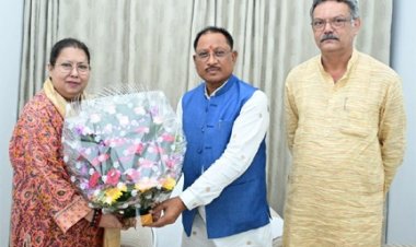 मुख्यमंत्री विष्णु देव साय से सांसद एवं कवर्धा राजपरिवार की रानी कृति देवी ने की मुलाकात