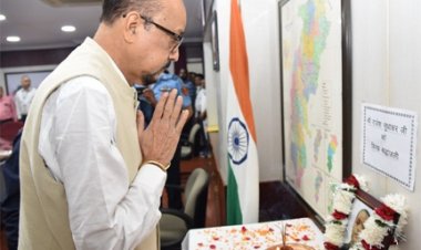 राजभवन कर्मी के आकस्मिक निधन पर राज्यपाल डेका ने दी श्रद्धांजलि