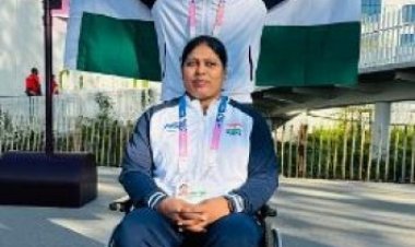 सुमित और भाग्यश्री ने की पैरालम्पिक उद्घाटन समारोह में भारतीय दल की अगुवाई