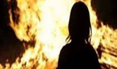 युवती ने रायपुर रेलवे स्टेशन पर किया आत्मदाह का प्रयास