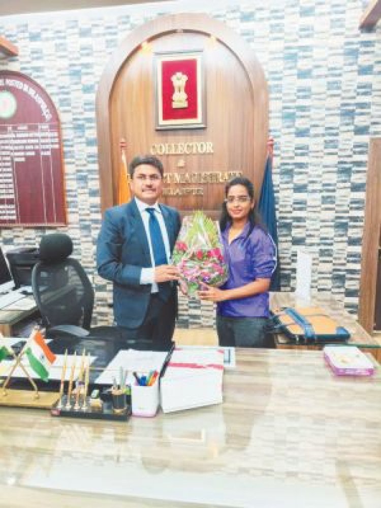 यूरोप की सबसे ऊंची चोटी पर बिलासपुर की बेटी निशा यादव ने लहराया तिरंगा